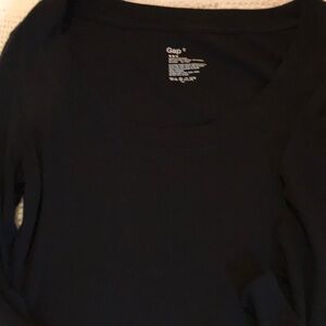 Gap Black 3/4 length sleeve crew neck tshirt